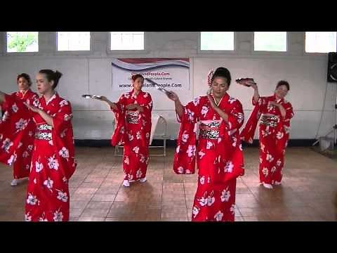Sho-jo-ji Japanese Dance with fans -- Royal Procession
