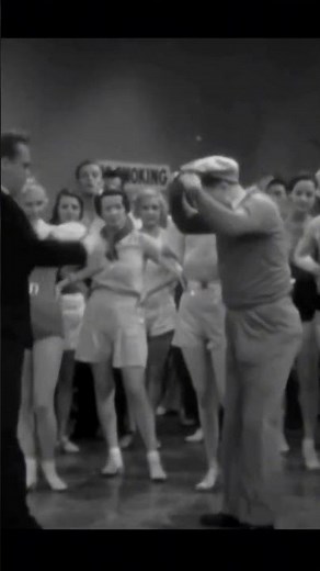 James Cagney wants it just so in Footlight Parade (1933) #classichollywood