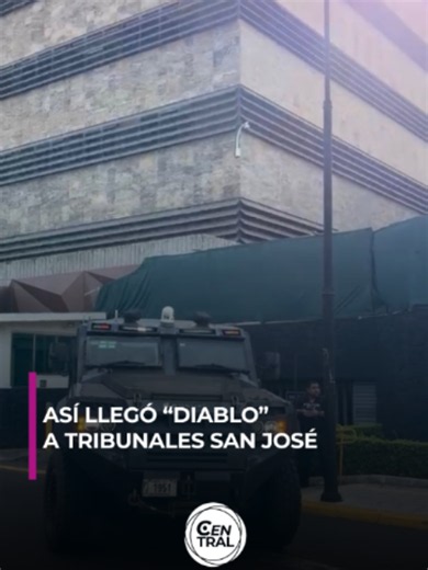 #Sucesos | Así fue la llegada de alias “Diablo” a los tribunales del primer circuito Judicial en San José Se tiene previsto que la audiencia comience a las 1:30 p.m. donde se le dictarán medidas cautelares. #CayóElDiablo #Audiencia #AliasTan
