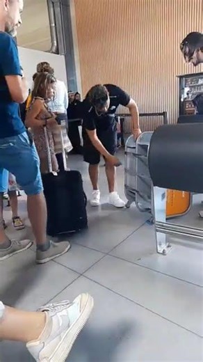 HILARIOUS FAILs with the Airport Bag Sizer!