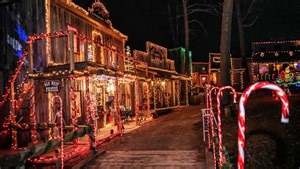 Have yourself a western Christmas at this old-timey Ohio village
