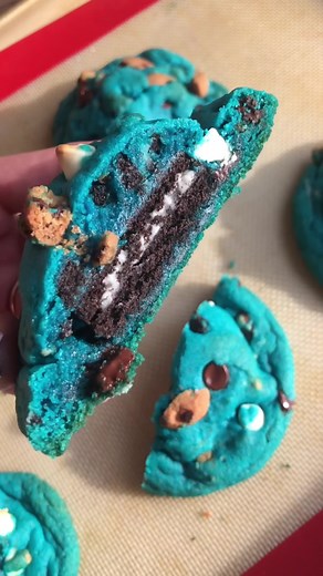 Fun and Festive Cookie Monster Stuffed Cookies Recipe