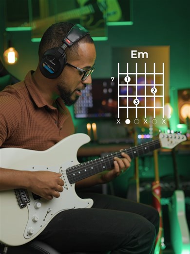 Understanding Intervals in the Harmonic Field for Guitarists