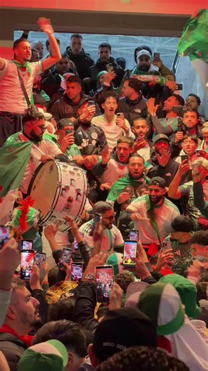 Vidéos de Zaza .Filmmaker (@zaza.filmmaker) avec son original - Zaza .Filmmaker