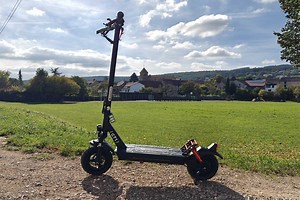 Je teste la trottinette électrique isinwheel GT1, équipée d'un moteur de 800 W (45 km/h)