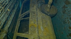 Gros plan sur une machine dans : vidéo de stock (100 % libre de droit) 3988481041 | Shutterstock