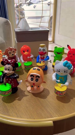 Hello kitty vs Mickey mouse main drum 🥁 ada sinchan geleng geleng 😍🥳