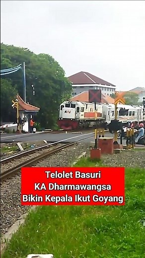 KA Dharmawangsa Ekspres Melintas Di JPL 1B Layur Semarang #shorts