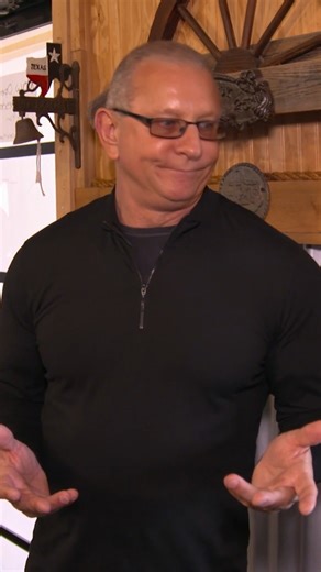 If the dining room looks like this…would you trust the kitchen? 👀🤢 #RestaurantImpossible | Food Network UK