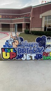 📍School signs 🎂Birthday fun 🐝🩷936-727-3185 | Busy Bee Yard Cards