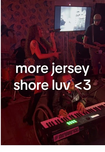 If you know me you know my love for shorty long goes deep #iykyk this makes me yearnnnnnn for summer again #livemusic #concert #jerseyshore #lbi