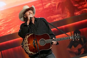 Alan Jackson Had to Really Fight for 'Chattahoochee'