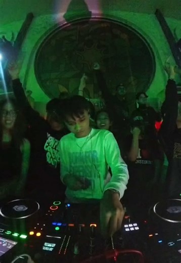 Go hard or go home? #diegosleez #dj #djremix #bandung #opiuci