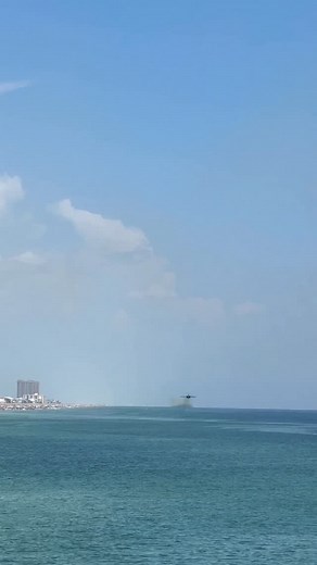 My POV vs. My Viewfinder 📸 Here’s the two perspectives from what I see through the viewfinder and my from my position of the annual #SneakPass at roughly 22” feet above my head from this summer’s Pensacola Beach Airshow with @twzimmerman cruising at ≈ 740 mph at sea level (0.95 Mach).🥵 Always appreciate @canonusa / @gulfcoastcamerafl for continuing to support my work and allow me to test the limits with the best gear out there! —— —— —— #StaySuper #ConnectShareInspire #GTBH #TeamCanon 📸: @can