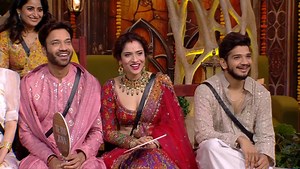 2.7M views · 143K reactions | Dance Challenge Karli Bigg Boss Mai  | The UK07 Rider | Facebook