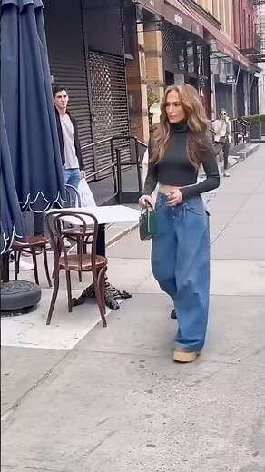 Jennifer Lopez Looks So Good In Jeans