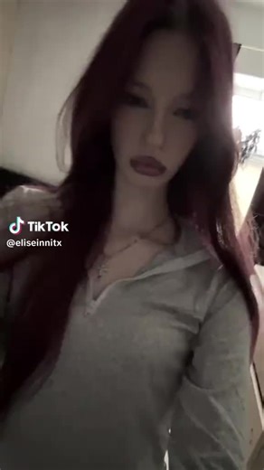 ELISE 🙈 wow! loving the dark look😍 the red hair too is lush af! stunning figure i can tell there's some sensual curves hiding in there 🙈 would look lush in some leather or pvc 😉 defo gorgeous af! loving the lips 😍 so beautiful her whole look is cute af! im sensing a secret baddie but an all out cutie 🙊🥰 10/10 @🕷️ 𝖊𝖑𝖎𝖘𝖊🕷️