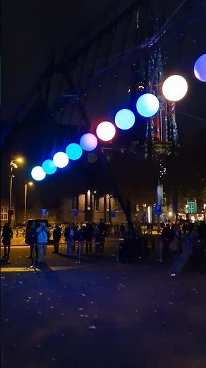 🇳🇱 Large pendulum wave Glow Eindhoven 2025 ‎⁨@TravelwithHugoF⁩ #glow2025 #eindhoven