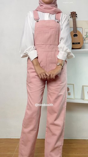 Fashion Outfit: Pink Overall Jumpsuit for Stylish Women