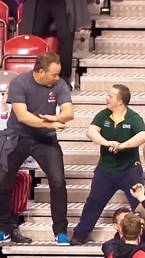 15K views · 90K reactions | This video absolutely made me smile. It made me want to dance. It made me want to let loose. It made me want to find someone to dance with! I hope you are inspired as well, to dance into this weekend, to find someone, even if you don’t know them, and have a great time. Relax and enjoy! You deserve it, we all do! Have some fun! #weekendvibes  @anxiety_wellbeing | Maria Shriver | Facebook