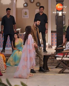 288K views · 7.2K reactions | Parivaar ke saath milkar Maitree karne waali hai jo koshish, kya usse woh gundon ko de paayegi chakma? Dekhiye #Maitree, har roz, shaam 7 baje, sirf #ZeeTV par aur kahin bhi, kabhi bhi ZEE5 Shows par: https://zee5.onelink.me/RlQq/Maitree #EkNayiKasauti #ZeeOnTheGo #bhaweekachaudhary #NamishTaneja #GantavyaSharma #ShrenuParikh | ZEE TV | Facebook