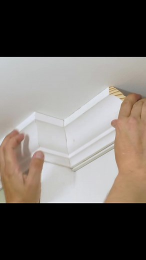 2.4K views | Crown Moulding Cutting and Installation Tips! #carpentry #trim #finishwork #construction #diy #youtube #youtuber #thefixer-016 | Obdulio | Facebook