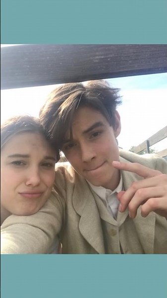 Millie Bobby Brown and Louis Partridge recreate THE photo #EnolaHolmes3