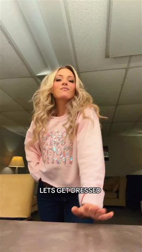 Just a grown woman who still loves playing dress up 💅🏼 #fitcheck #country #fashion | Emily Ann Roberts