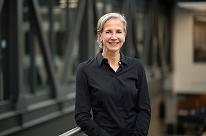 Aeronautics and astronautics professor builds connections to help students in class and beyond