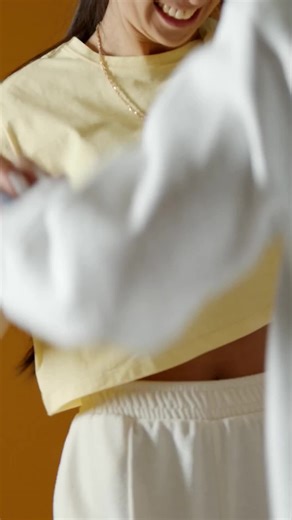 Looking for the ultimate feel-good playlist? 🎉☀️ Check out RADAR45's Happy Songs playlist on Spotify! Want to be a part of it? Submit your music now through the link in our bio! ✨ #HappySongs #SubmitYourTrack #PlaylistSubmission #IndieMusic