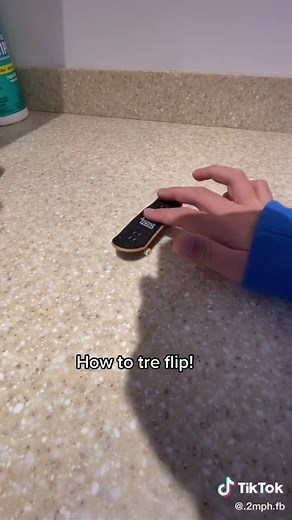 #fyp #foryoupage #viral #fingerboard #techdeck #treflip #tre #VansCheckerboardDay @baseball_lukeyoung @eliconner17 @techdeck