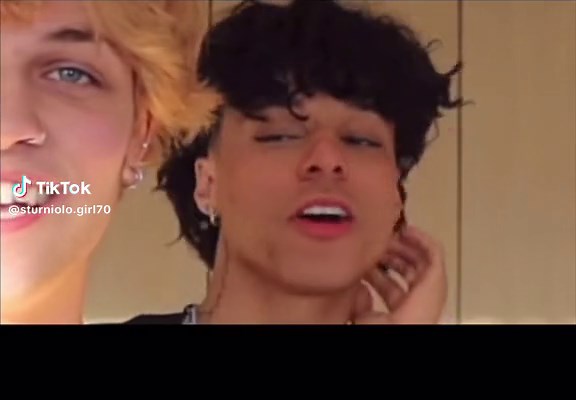 this is such an iconic duo | @Nicolas Sturniolo @LARRAY | #fyp #fypシ #foryoupage #sturniolotriplets #larray #iconic #nick