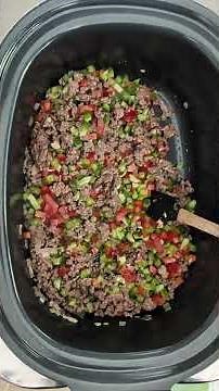 CROCKTOBER DAY 20: Slow Cooker Stuffed Pepper Soup #shorts #recipe #crocktober