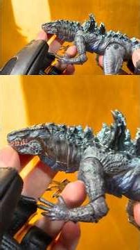 This has to be the BEST GODZILLA 1998 figure! With LED lights 😱it’s better than I expected.