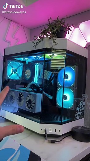 PC Build and Upgrade with Aurora's Elite x570