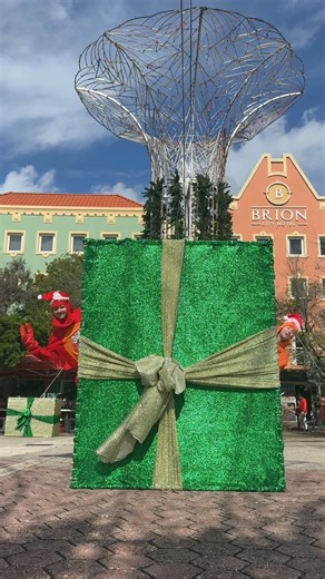 𝐎𝐮𝐫 𝐢𝐬𝐥𝐚𝐧𝐝 𝐂𝐡𝐫𝐢𝐬𝐭𝐦𝐚𝐬 𝐣𝐮𝐬𝐭 𝐠𝐨𝐭 𝐚 𝐰𝐡𝐨𝐥𝐞 𝐥𝐨𝐭 𝐭𝐚𝐬𝐭𝐢𝐞𝐫. Shrimp, lobster, salmon, tuna… and a song to bring all the holiday cheer. Turn up the volume and celebrate with us, because it’s officially a Salty Seafood Christmas. 𝐒𝐡𝐫𝐢𝐦𝐩𝐥𝐲 𝐭𝐡𝐞 𝐁𝐞𝐬𝐭. 𝐀𝐥𝐥 𝐭𝐡𝐫𝐨𝐮𝐠𝐡 𝐭𝐡𝐞 𝐲𝐞𝐚𝐫! | Salty Seafood Company