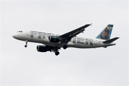 Frontier Airlines leaving Harrisburg International Airport