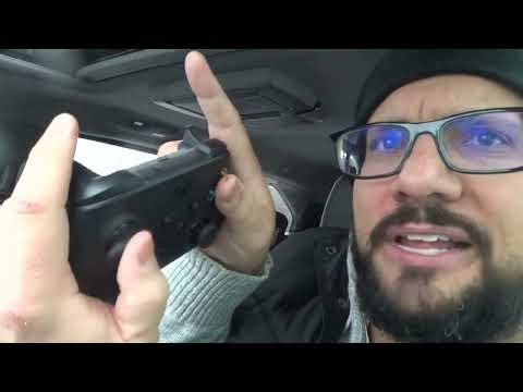 How To Hold An Xbox Wireless Controller-Easy Tutorial