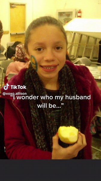 This trend is so cute❤️ should i do our baby photos? #greenscreen