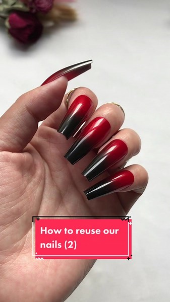 Let me show u how to reuse our nails💅🥰#nailtutorial #nailhack #pressonnails #fakenails #tiktokhacks #beautyhacks