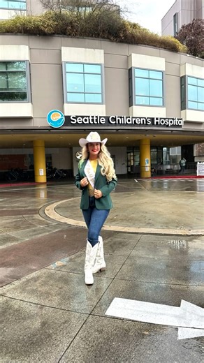 I had the incredible honor of visiting Seattle Children’s Hospital, a place that will always hold a very special piece in my heart. I grew up in and out of Children’s, and the doctors and staff there performed life-changing surgeries that helped give me the future I have today. By the grace of God watching over them, and through the support of my family, I was able to grow into the woman I am now and pursue dreams I never thought possible. When I began my rodeo queen journey, I knew immediately 