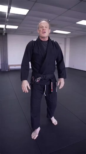 163 reactions | Don’t fear the bear hug  PART 2! This is an example of what to do when your arms are pinned. Now if your opponent is strong, you may not be able to push them away, however you can find their hips and push yourself away to create space. Give this a try next time you’re rolling and let me know how you do! #bjj #jiujitsulife #jiujitsu #bearhug #martialarts #martialartist #jiujitsutips | Dave Kovar | Facebook