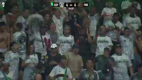 RECEBALuva de Pedreiro acertou o pênalti na Kings League e no meio da comemoração a bermuda dele CAIUkkkkkkkkkkkkkk