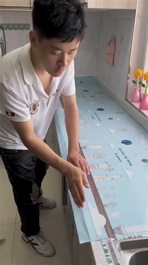🤩 A very simple way to update your kitchen cabinets using self-adhesive film 🥰