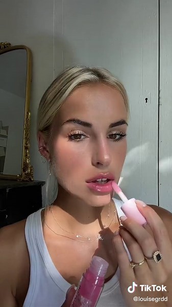 Glowy makeup 💞🫶🏼 #pourtoi #foryou #makeuptutorial