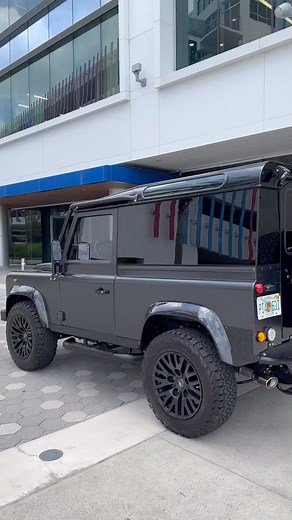 16K views · 2.4K reactions | Custom Gray Defender 90  What would you rate this build, 1-10? #landroverlovers #landroveruae #defender90 #landroverdefender #4x4 #defender #offroad | Land Rover Lovers | Facebook