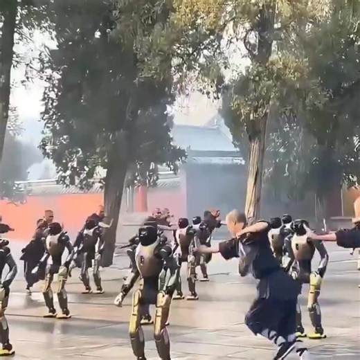 Kung Fu goes high-tech! In central China’s Henan Province, humanoid robots train alongside Shaolin masters. A thrilling mix of skill, tradition, and cutting-edge technology! #Shaolin #KungFu #Robotics #Innovation #ChinaTech | New Marco Polo