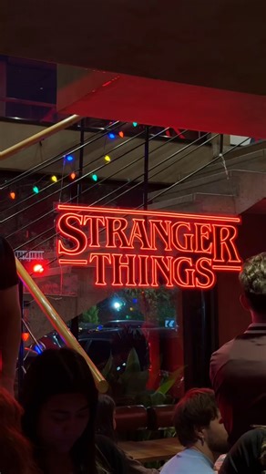 Gracias por ser parte del take over Stranger Things x Starbucks!☕📺 #StrangerThingsxStarbucks #strangerthings #upsidedown #starbucks #café | Starbucks Guatemala