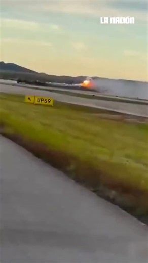 Captan momento exacto en que se estrella un avión de UPS en Kentucky. Un avión MD-11 de UPS se estrelló poco después de despegar cerca del aeropuerto de Louisville, Kentucky, según la Administración Federal de Aviación. | nacion.com