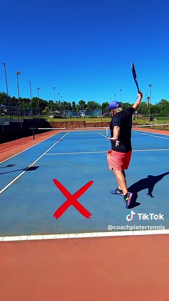 Optimiza tu agarre en el revés con una mano